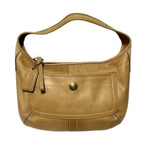 VINTAGE COACH ERGO TAN LEATHER FRONT POCKET HALF MOON SHOULDER BAG
